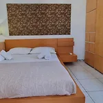 Alma Thera Boutique Perissa (Santorini)