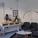 Alma Thera Boutique Perissa (Santorini)