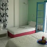 Alma Thera Boutique Perissa (Santorini)