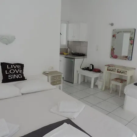 Aparthotel Three Harites 4*