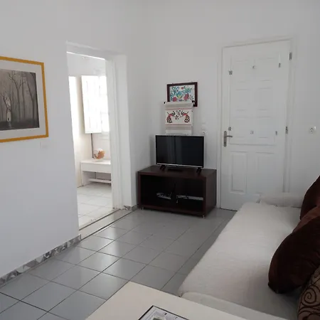 Alma Thera Boutique Perissa (Santorini)