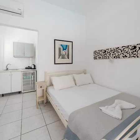 Alma Thera Boutique Perissa (Santorini)