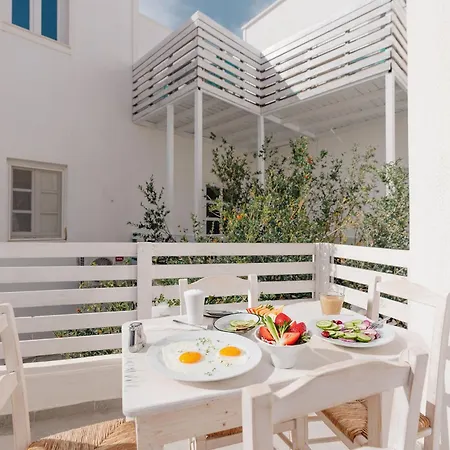 Alma Thera Boutique Perissa (Santorini)
