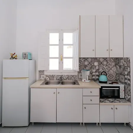 Alma Thera Boutique Perissa (Santorini)