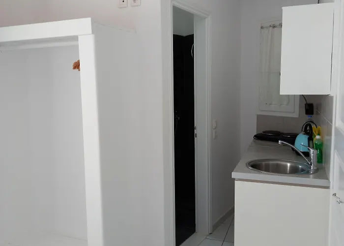 Alma Thera Boutique Perissa (Santorini)