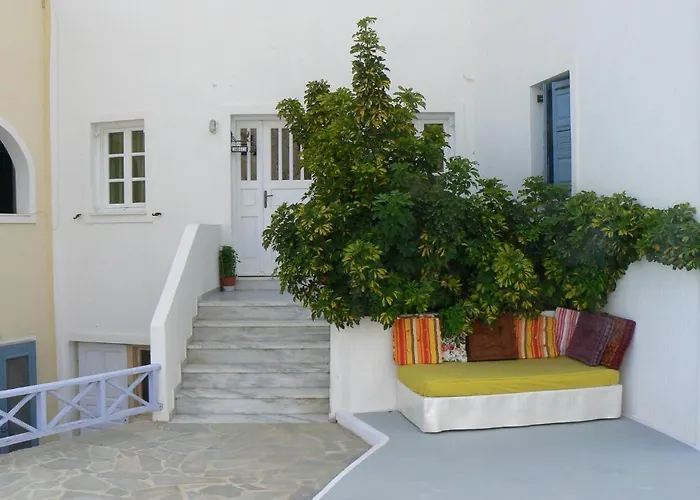 Alma Thera Boutique Perissa (Santorini)