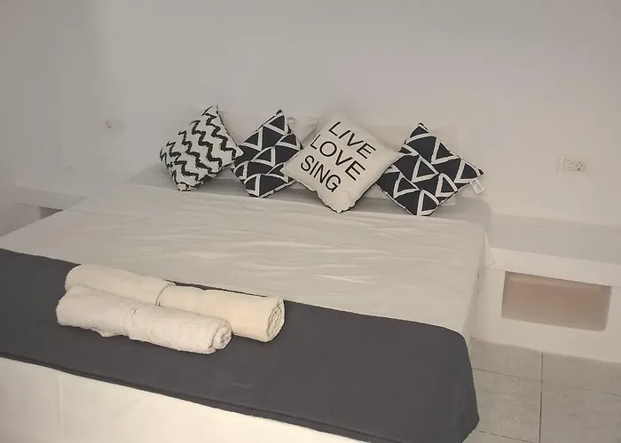 Aparthotel Alma Thera Boutique Perissa (Santorini)