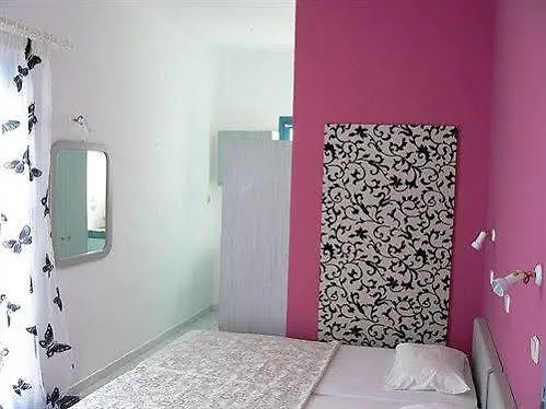 Alma Thera Boutique Lejlighedshotel Perissa (Santorini)