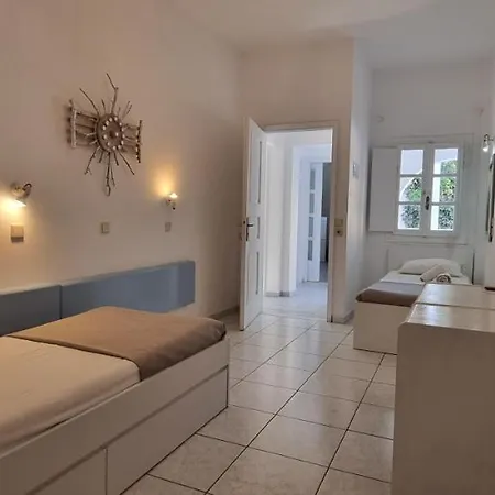 Hotel apartamentowy Three Harites