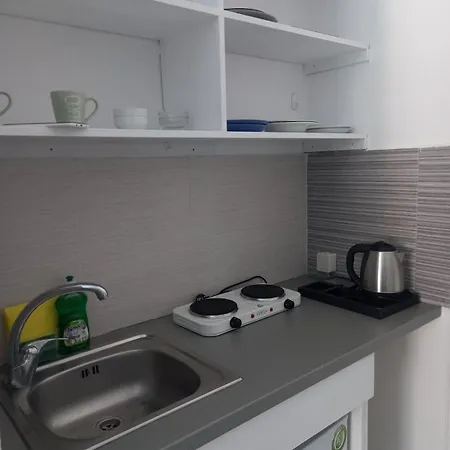 Hotel apartamentowy Three Harites