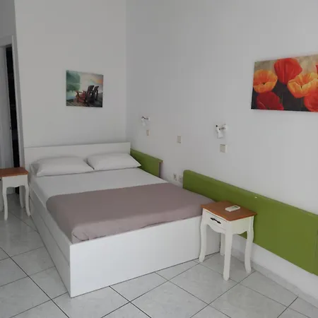 Hotel apartamentowy Three Harites 3*