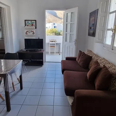 Ξενοδοχείο με διαμερίσματα τρείς χάριτες 4*