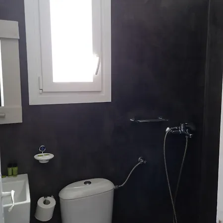 Alma Thera Boutique Rooms - Perissa Santorini 4*