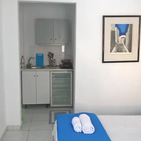 Alma Thera Boutique Rooms - Perissa Santorini 4* 페리사