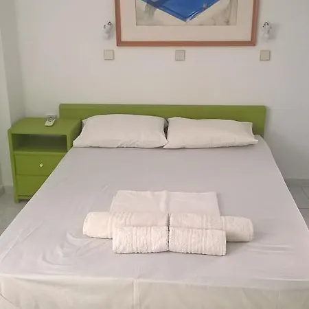 Hotel apartamentowy Three Harites 3*