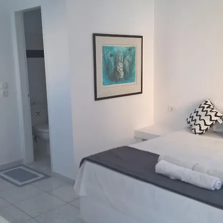 Alma Thera Boutique Rooms - Perissa Santorini 아파트호텔 4*