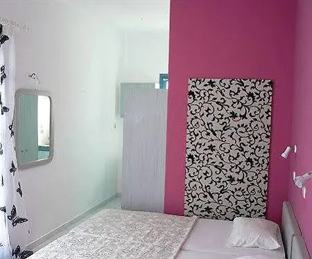 Alma Thera Boutique Rooms - Perissa Santorini 아파트호텔 페리사