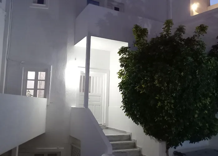 Alma Thera Boutique Perissa (Santorini)
