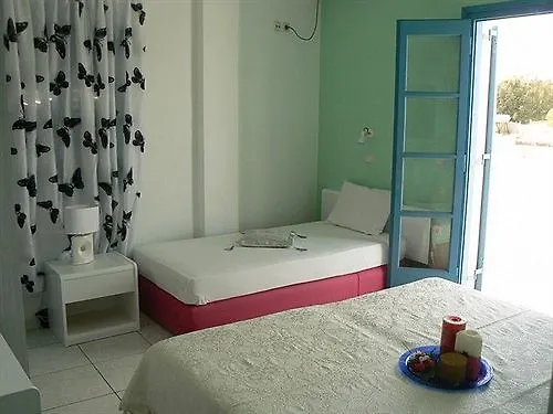 Alma Thera Boutique Perissa (Santorini)